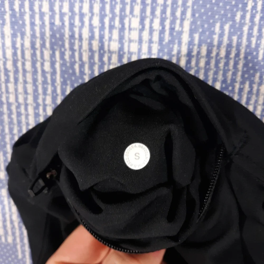 Lululemon Jogger Pants Mens Small 28 x 30 Black Skinny Leg Athletic Elastic